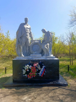 Субботники у обелисков в Ключевском районе.